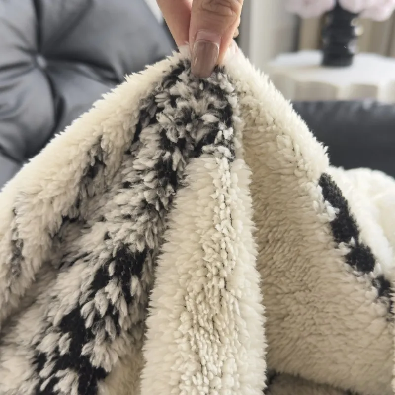 Термоодеяло с помпоном