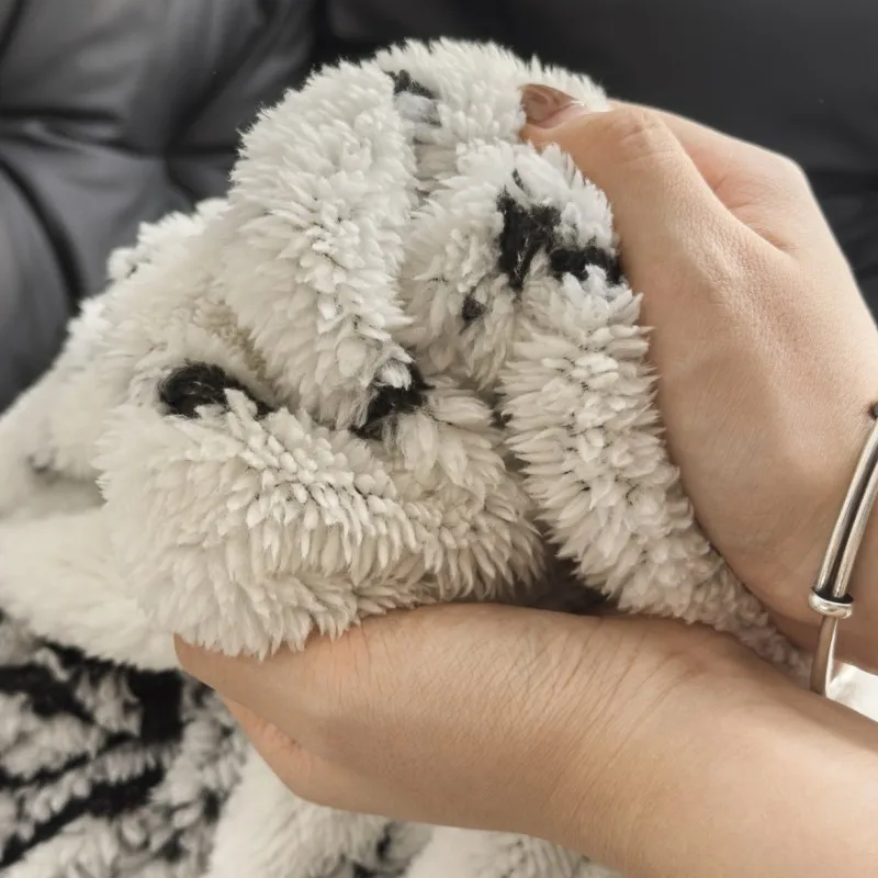 Термоодеяло с помпоном