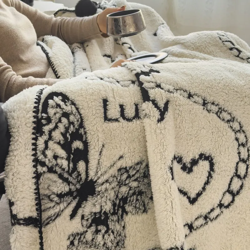 Термоодеяло с помпоном