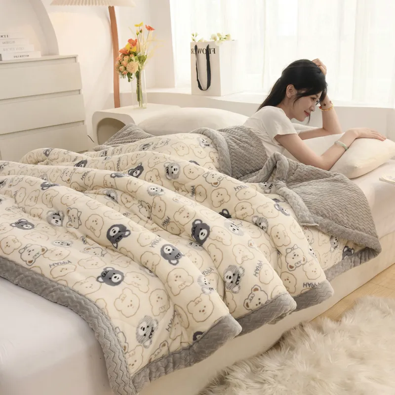 Трехслойное утолщенное стеганое одеяло из молочного флиса + двустороннее флисовое одеяло