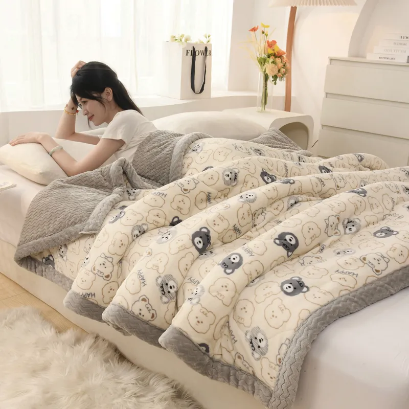 Трехслойное утолщенное стеганое одеяло из молочного флиса + двустороннее флисовое одеяло