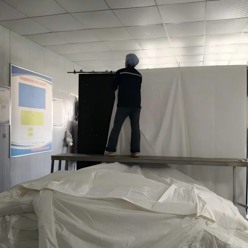 Компания Henan Hongxing Bedding: Срочное производство комплектов постельного белья для больниц для обеспечения медицинских нужд