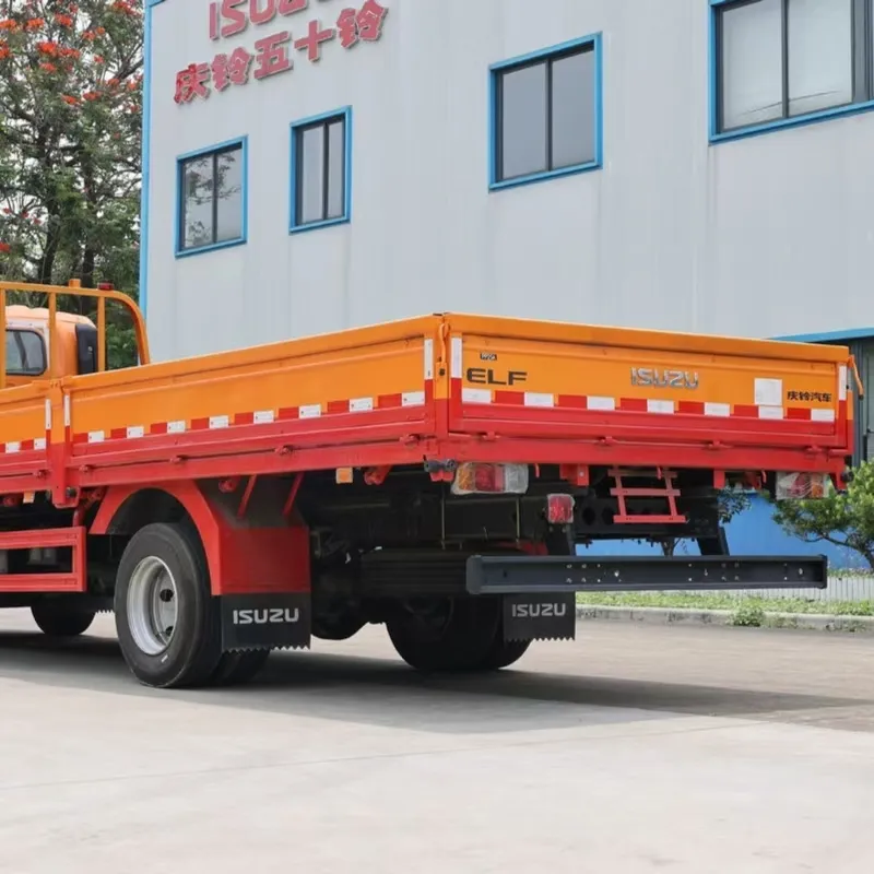 Среднетоннажный грузовик Qingling Isuzu с однорядной бортовой платформой 700P