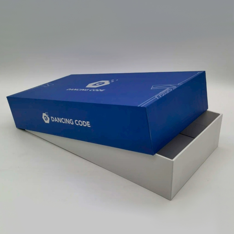 Подарочная коробка типа «крышка-дно»