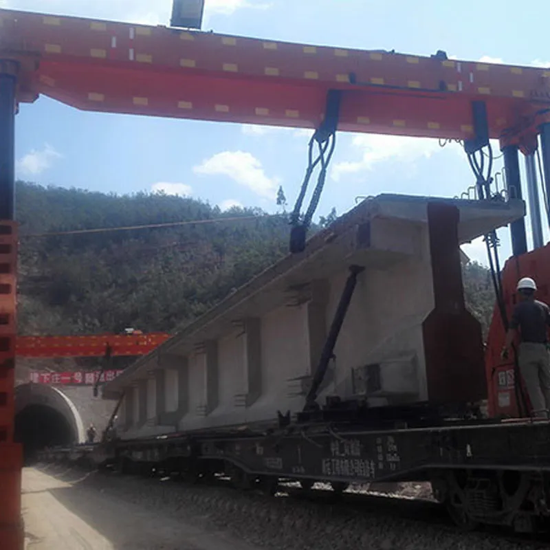 Перегрузочный козловой кран для двухпутной линии