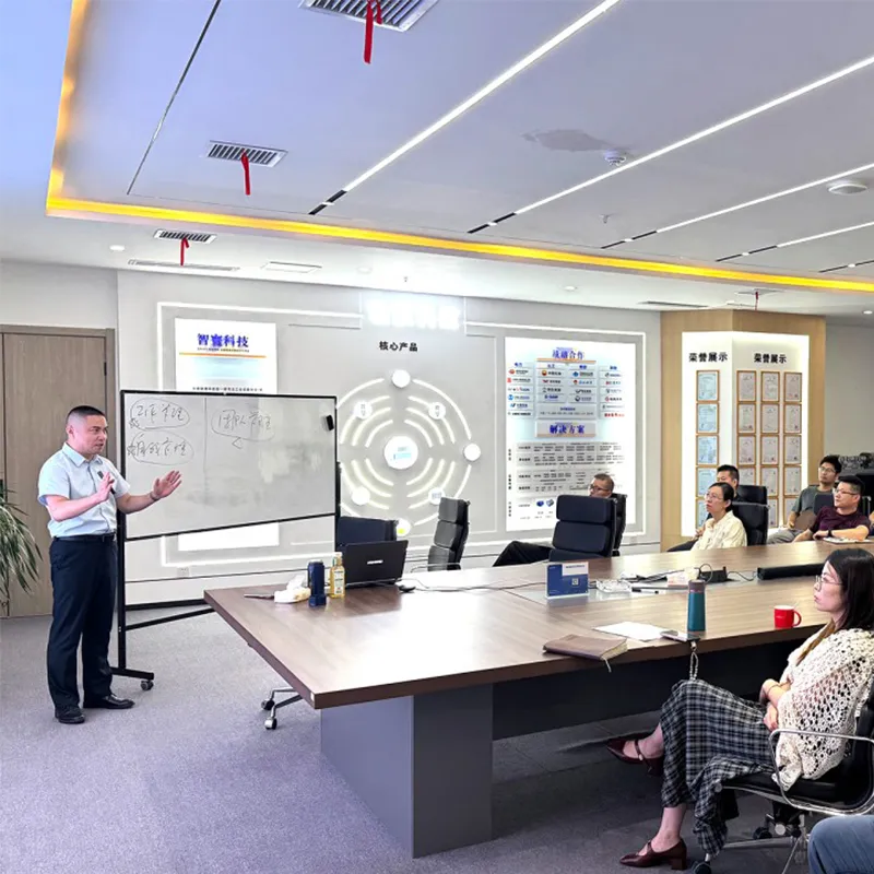 Расширение возможностей руководителей среднего звена и сплочение команды! Этот тренинг в Zhihuan Technology наполнен практической информацией.