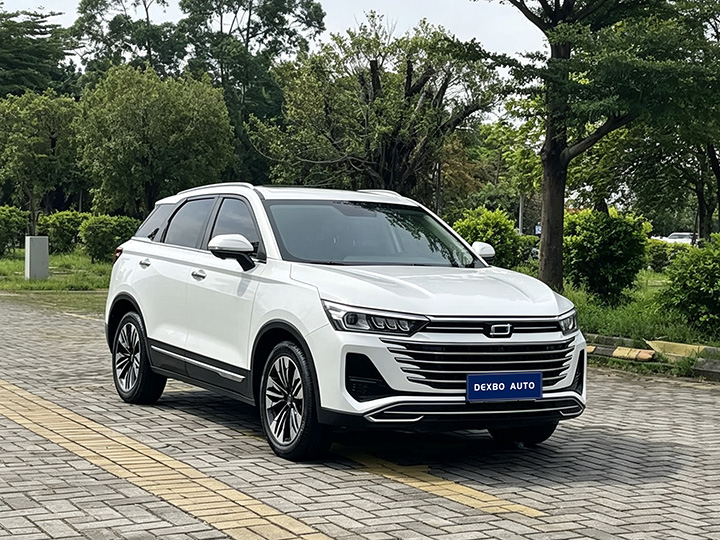 2023款奔腾T77-3