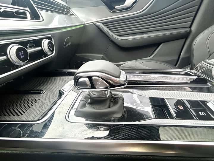 2023红旗HS5-10