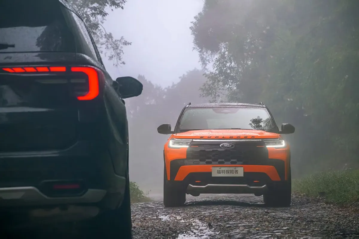 福特探险者-10