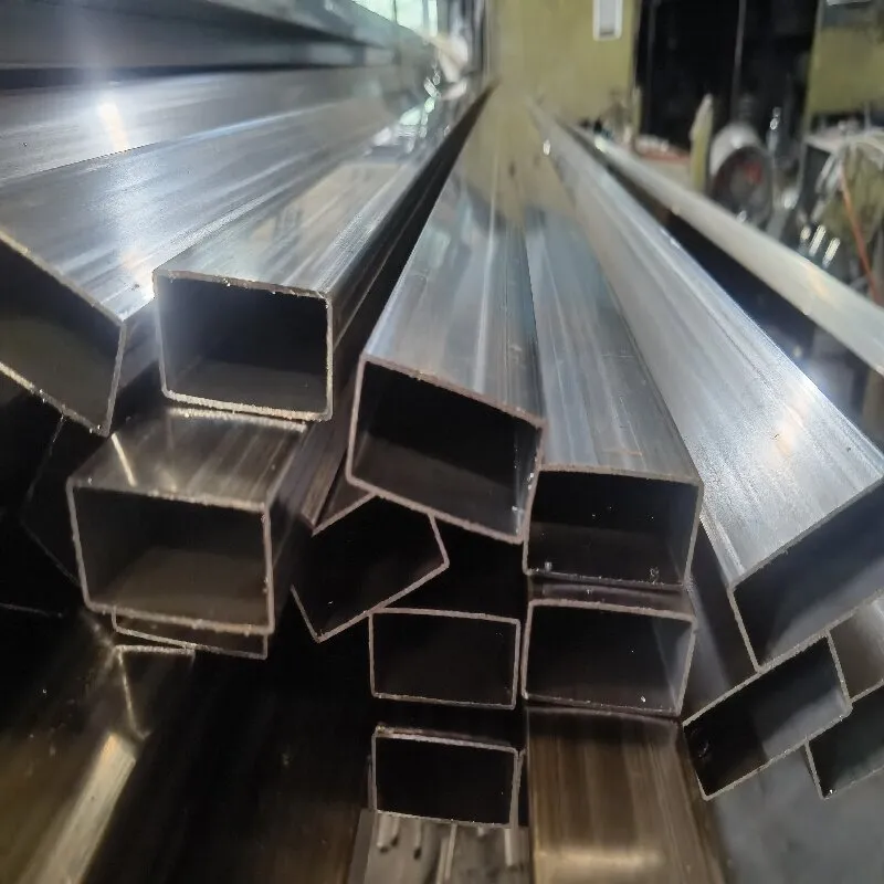 Нержавеющая прямоугольная труба с волочёной отделкой