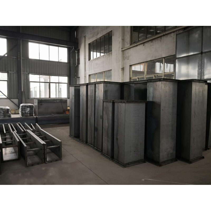 Созданные с безупречной точностью для гарантии качества — скребковые конвейеры Fuyunda ожидают отправки.