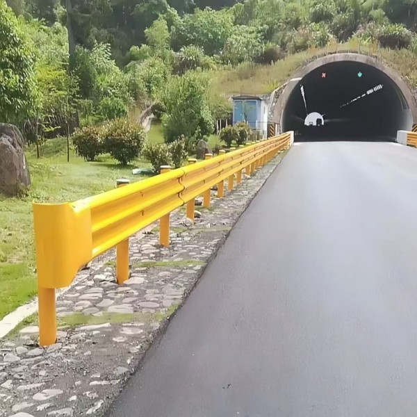 Дорожное волнообразное стальное ограждение