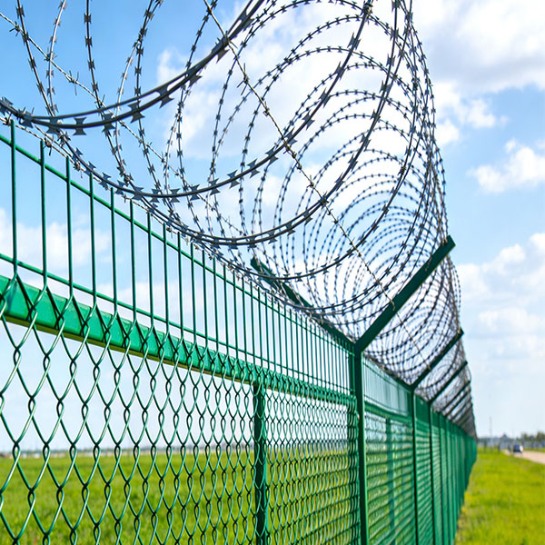 Колючая лента с ножевыми шипами