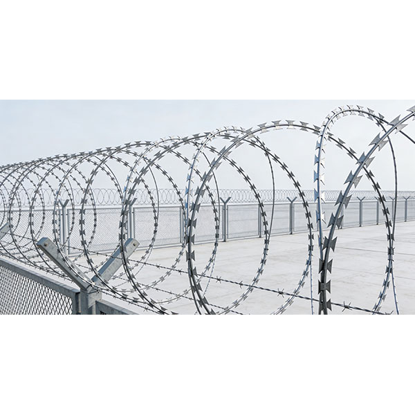 Колючая лента с ножевыми шипами