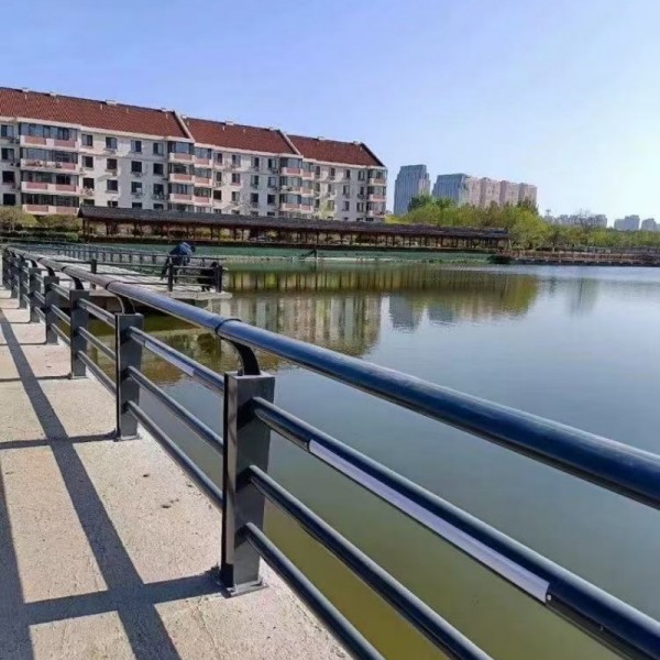 Ограждение для мостов и берегов рек