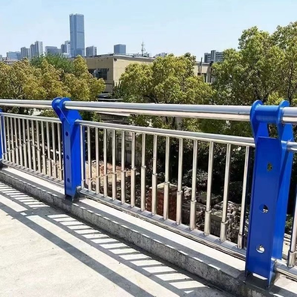 Ограждение для мостов и берегов рек