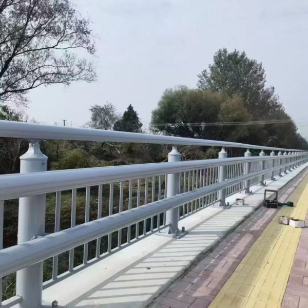 Ограждение для мостов и берегов рек