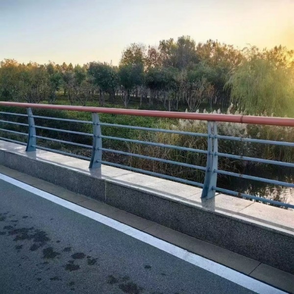 Ограждение для мостов и берегов рек