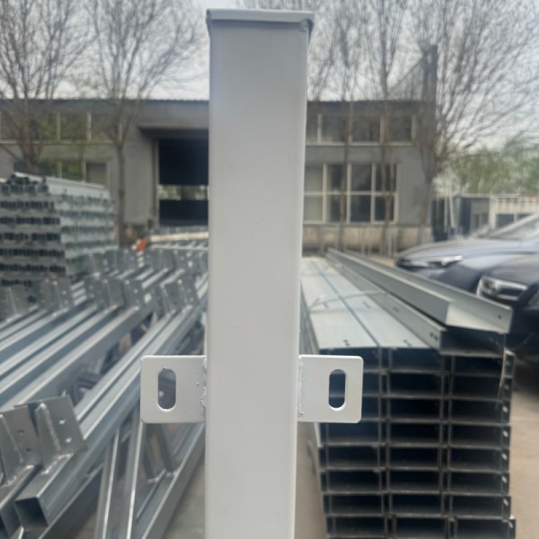 Ограждения для строительных котлованов специальная стойка