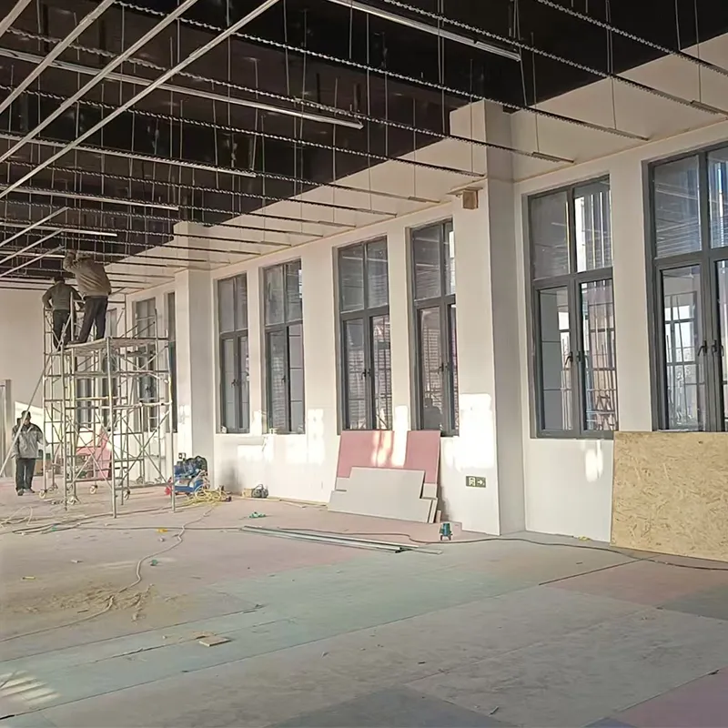 Вопреки тенденциям и открывая новые перспективы, они выиграли свой первый заказ на дизайн интерьеров.