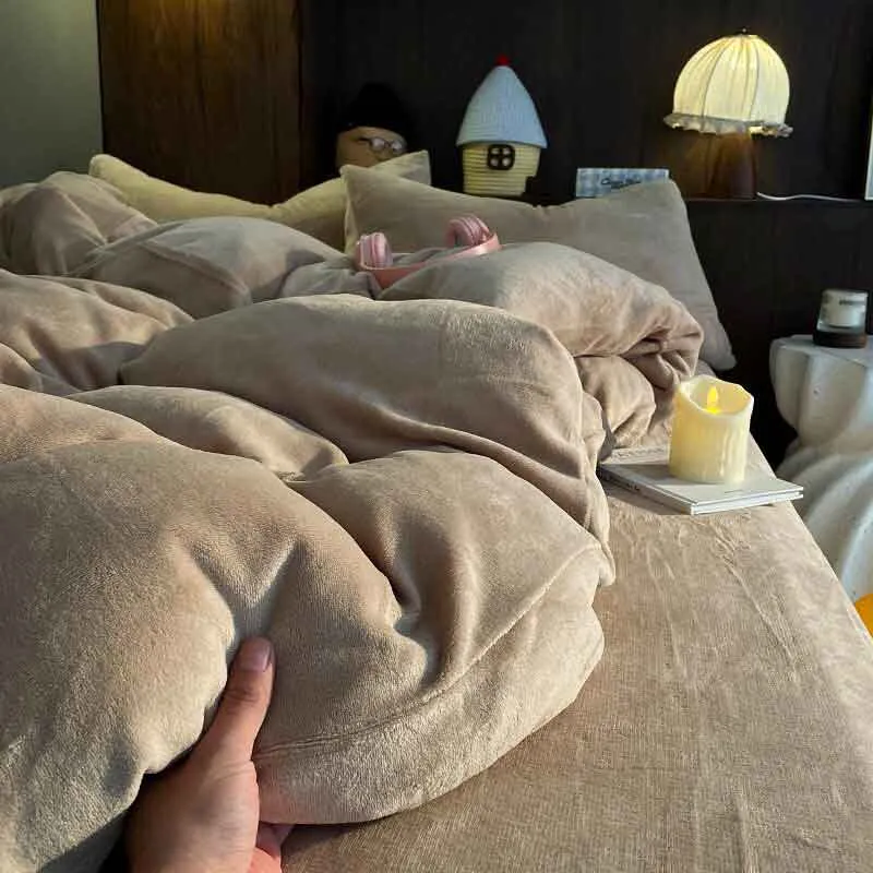 Комплект постельного белья из однотонного молочного флиса