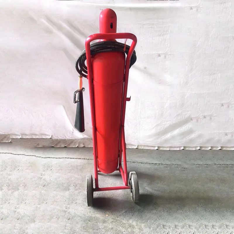 Возимый углекислотный огнетушитель MTT/BE24