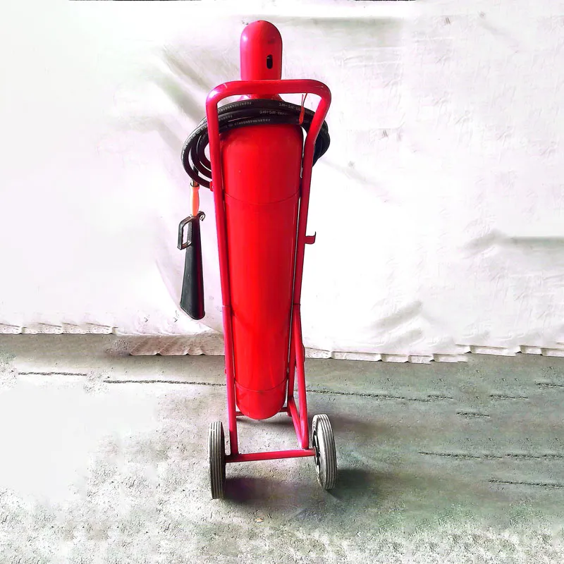 Возимый углекислотный огнетушитель MTT/BE30