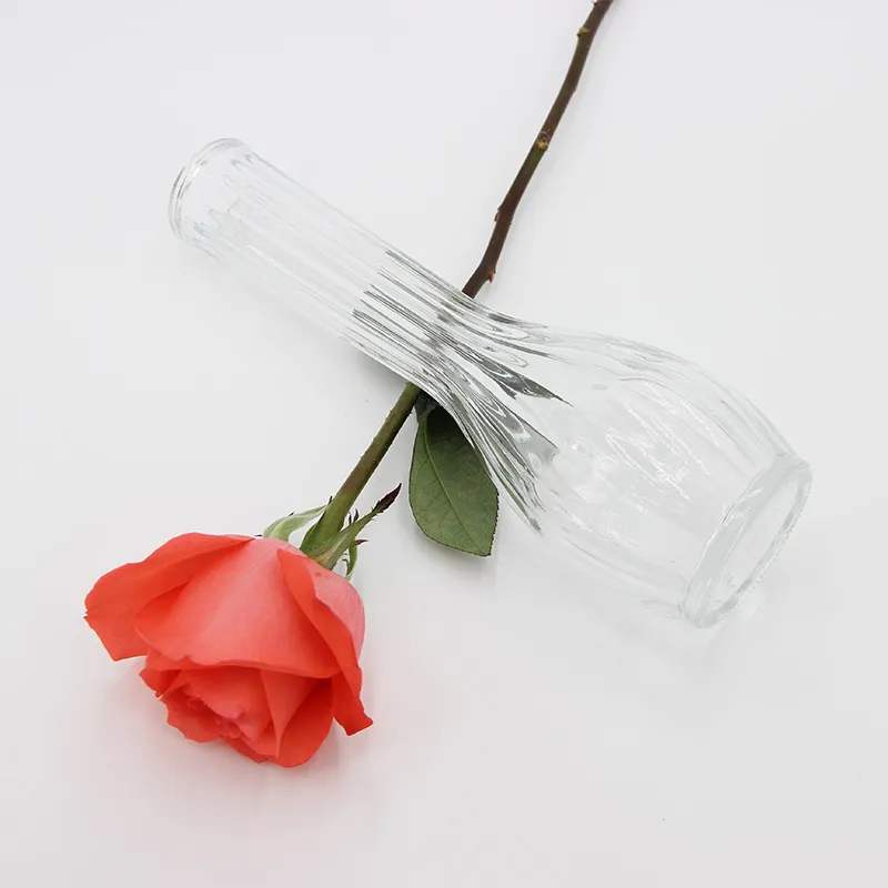 Лёгкая стеклянная ваза 2900 для стола под один цветок