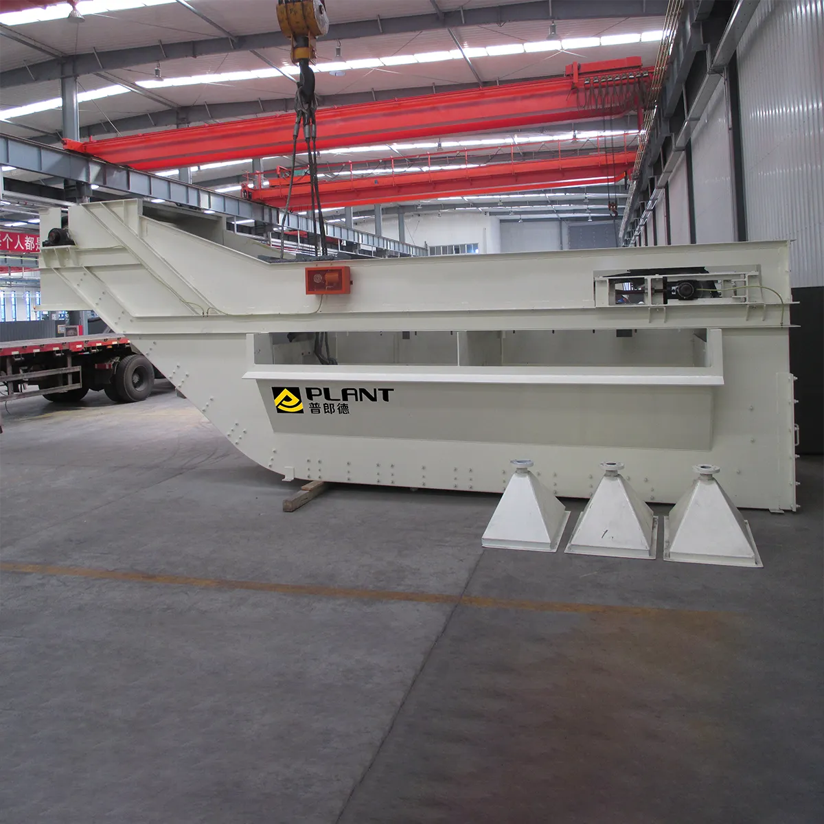 Компания Prandtl выпускает новое поколение тяжелых и средних желобчатых сепараторов, предлагая комплексное решение, включающее все необходимые компоненты для эффективной сортировки в горнодобывающей промышленности.