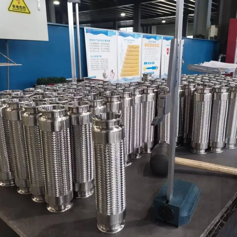 Металлические гибкие шланги с патронным соединением