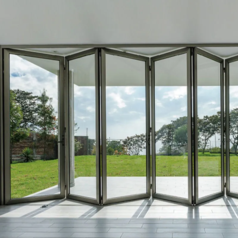 Стеклянные складные двери