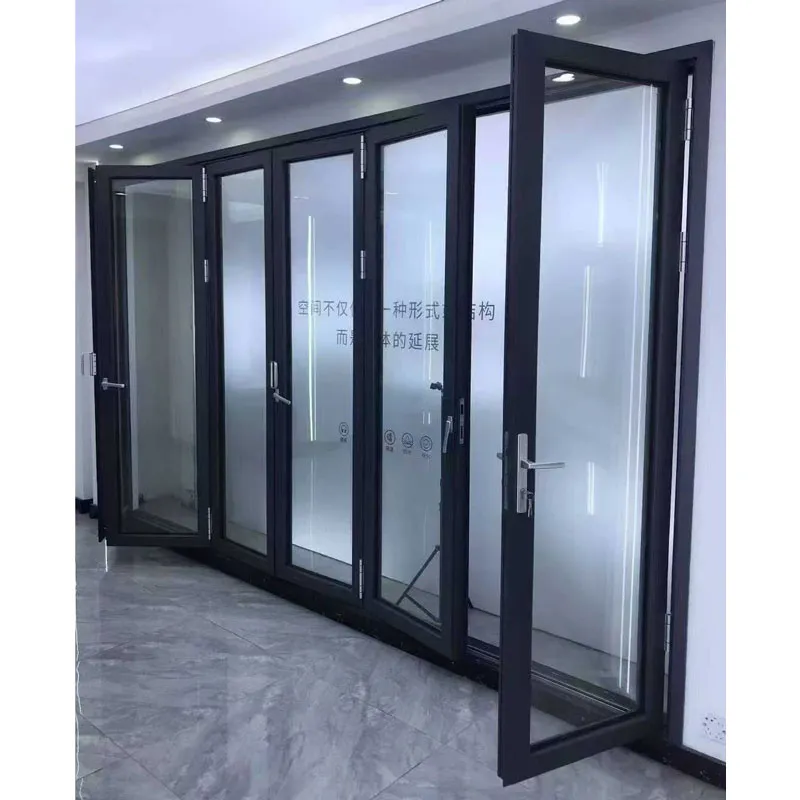 Стеклянные складные двери