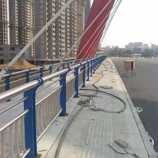 Перильное ограждение моста