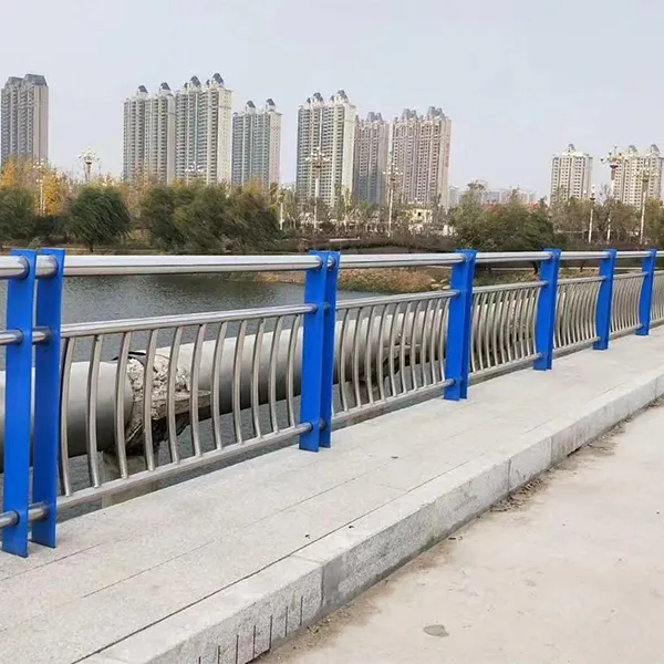 Перильное ограждение моста