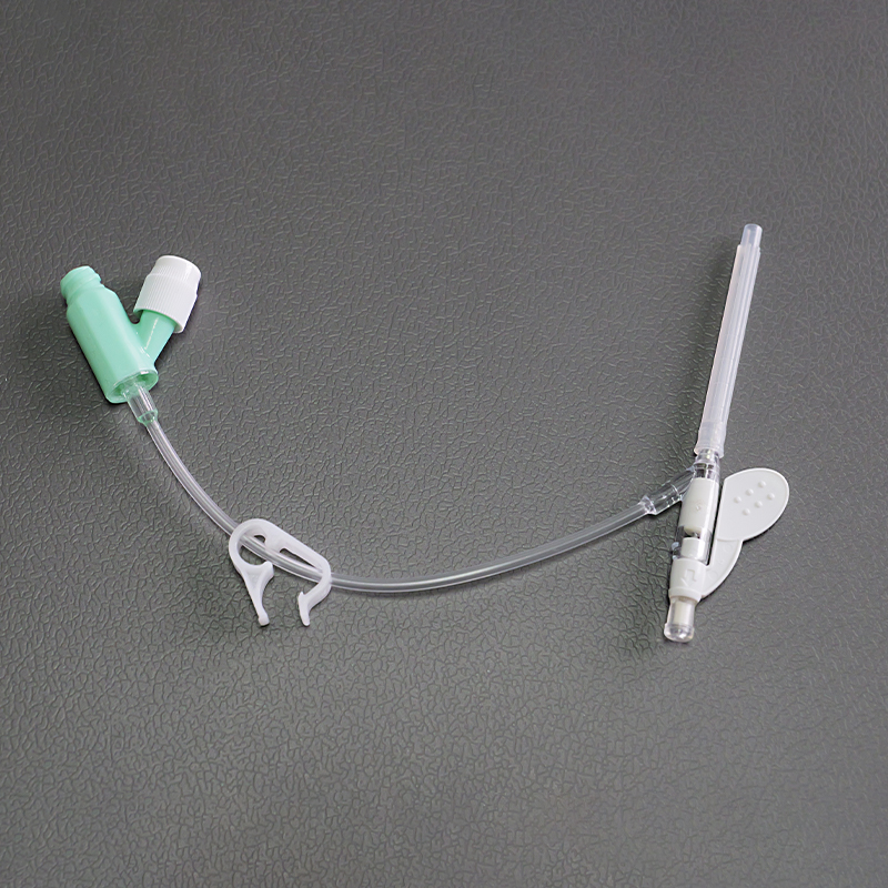 Одноразовый внутривенный катетер с наружной трубкой для инфузии, безыгольный с положительным давлением