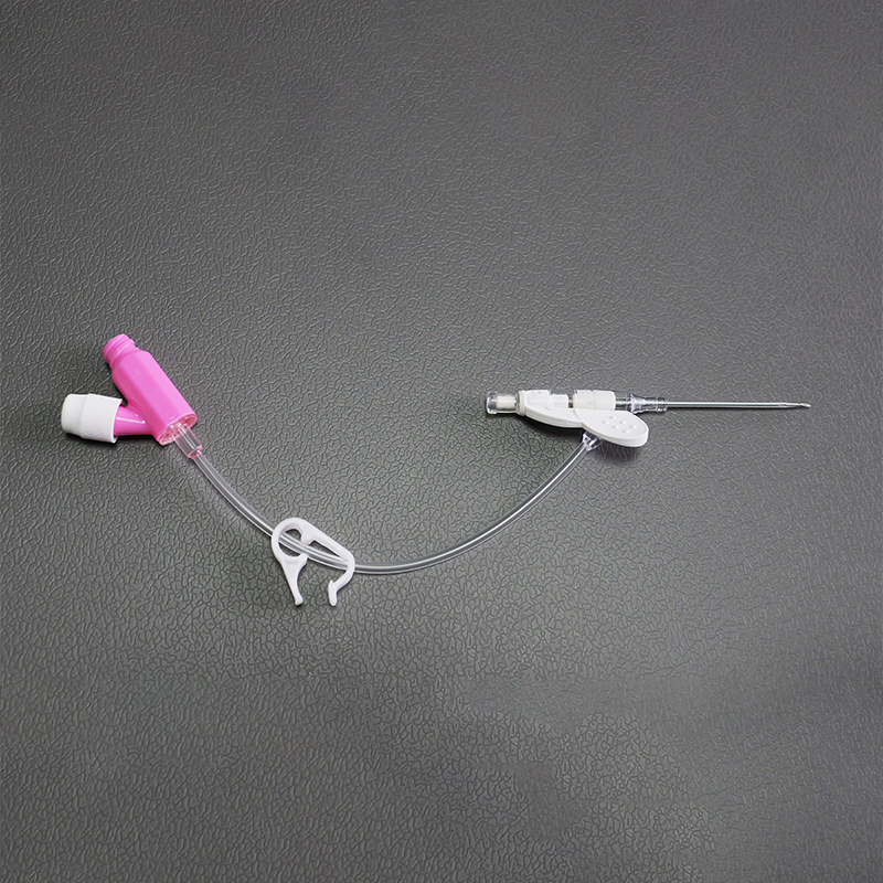 Одноразовый внутривенный катетер с наружной трубкой для инфузии, безыгольный с положительным давлением