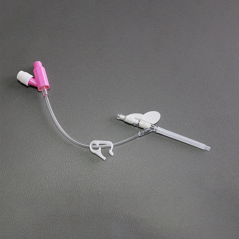 Одноразовый внутривенный катетер с наружной трубкой для инфузии, безыгольный с положительным давлением