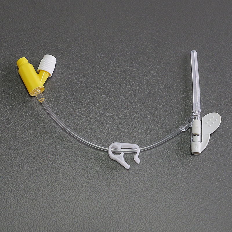 Одноразовый внутривенный катетер с безыгольным соединителем