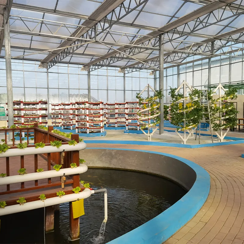 Теплица из сотового поликарбоната для вертикального выращивания