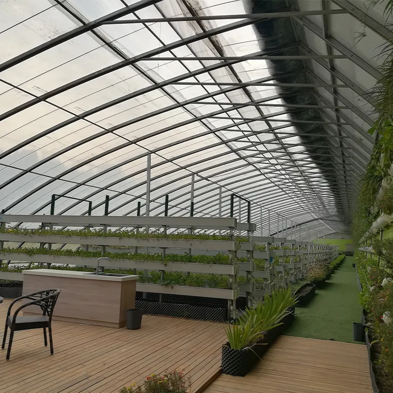 Туристическая солнечная теплица