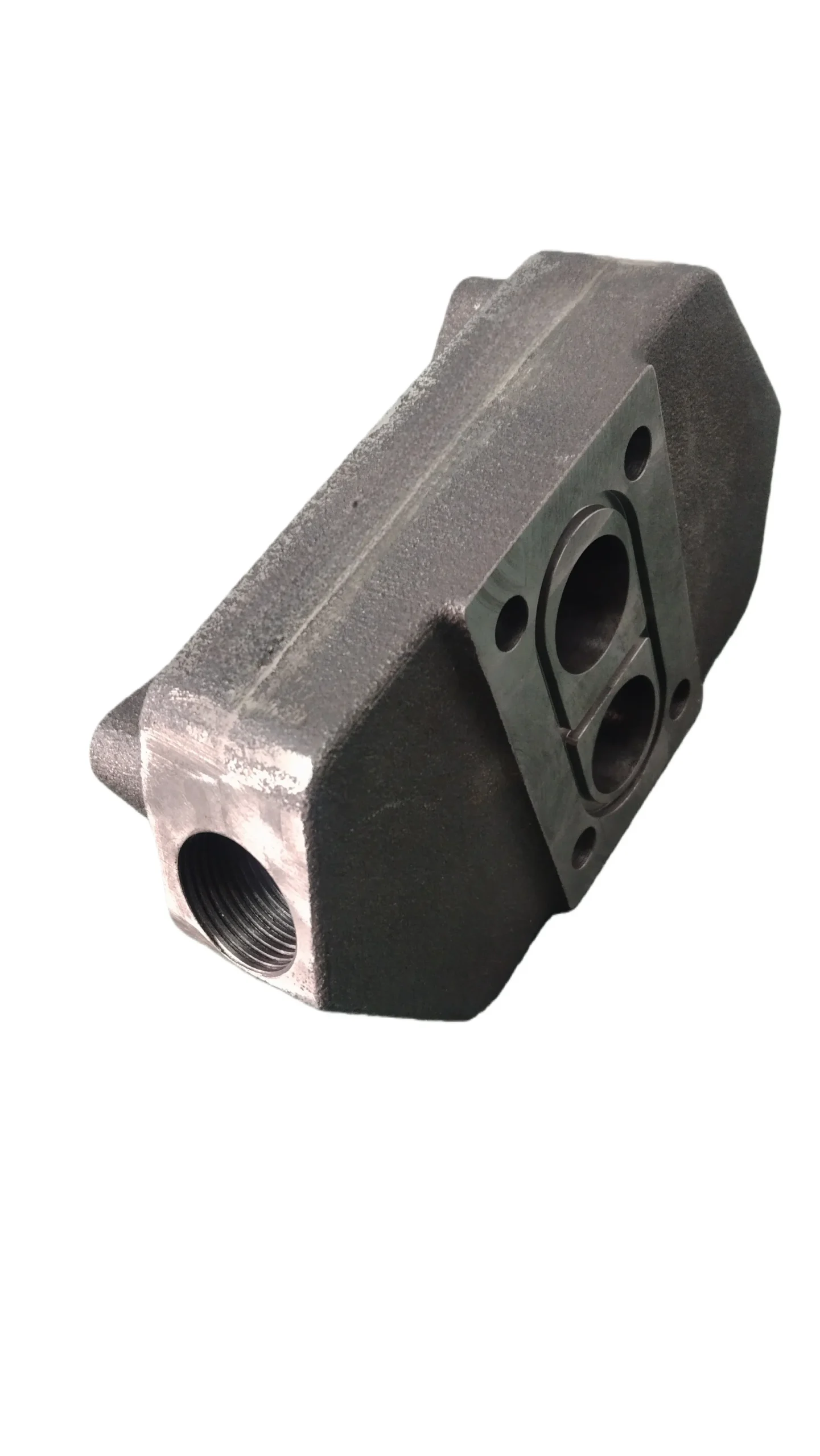 Кронштейн выходного маслопровода масляного фильтра