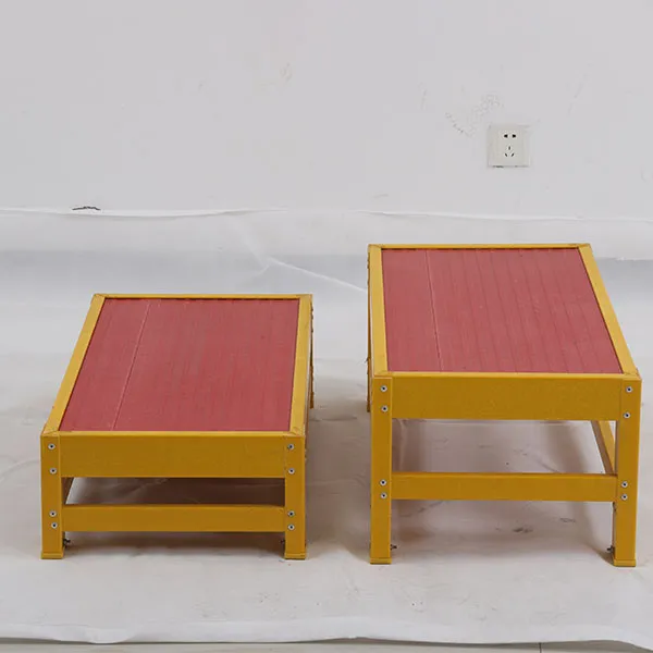 Двухуровневая изоляционная площадка-подставка