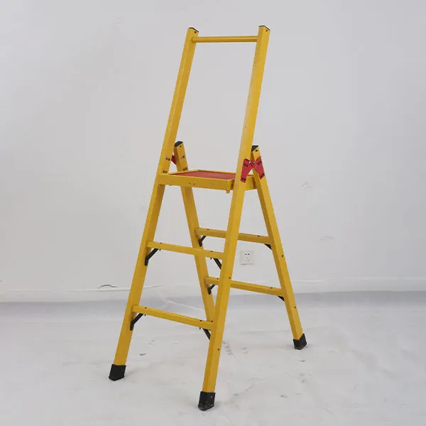 Изоляционная лестница для подъема на высоту