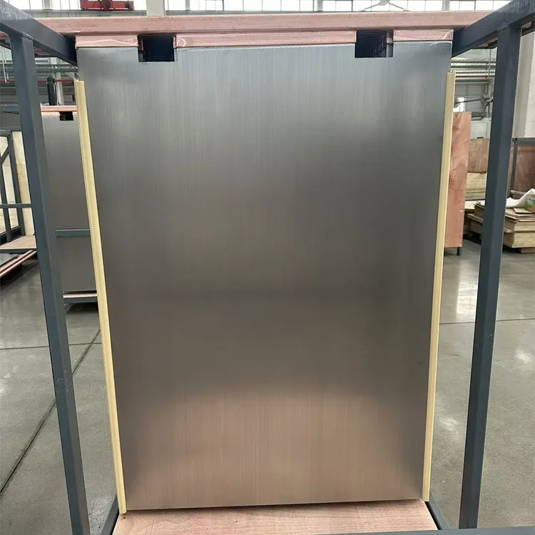 Специальная PP изоляционная прижимная кромка для нержавеющих катодных пластин (глубина паза 9 мм)