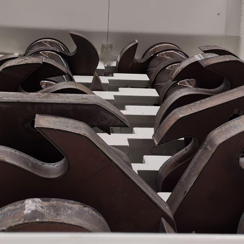 Двухвальная раздирающая дробилка