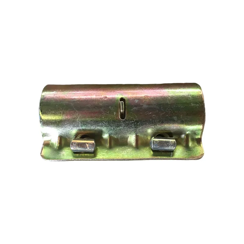 Штампованный муфтовый соединитель