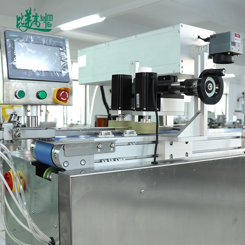 Интегрированное оборудование для маркировки и контроля колпачков для бутылок – стандартная модель