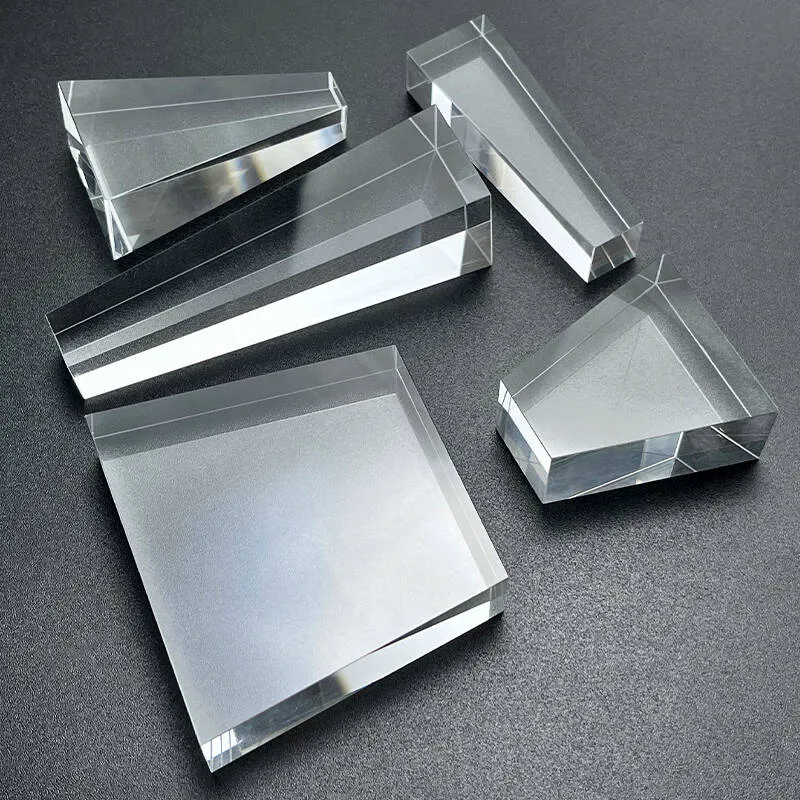 Оптическая призма для косметологических приборов