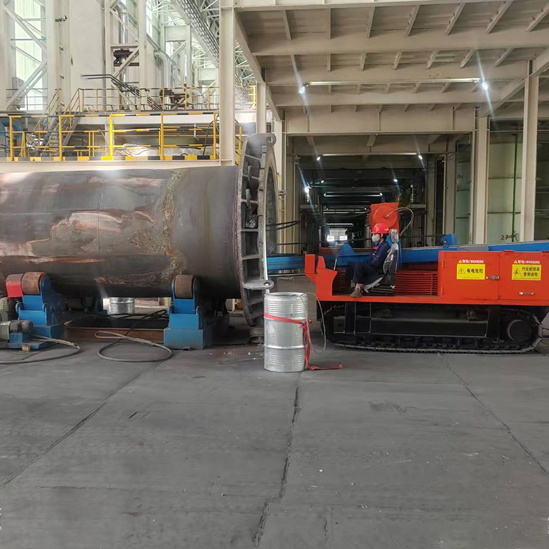 Автоматическая установка для очистки внутренней поверхности реакторов