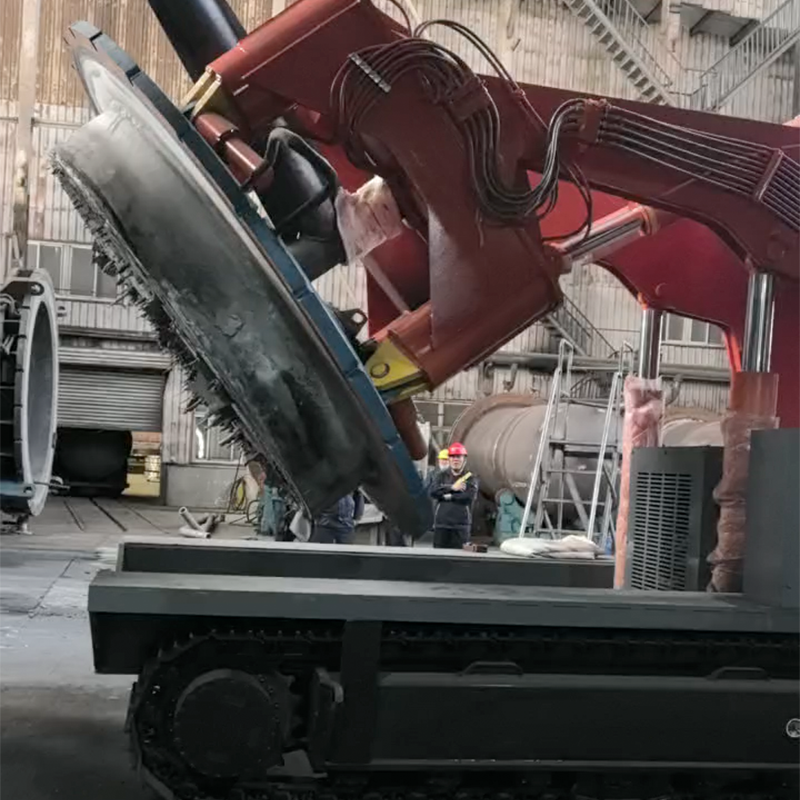 Горизонтальное устройство для снятия крышек реакторов